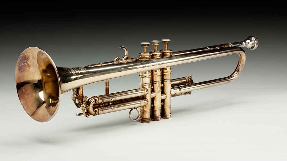 tedgioia's tweet photo. Wynton Marsalis plays Louis Armstrong's horn: “It sounded better than I thought it would."  https://t.co/bxpiEsxdoW https://t.co/hliLGXPsLN