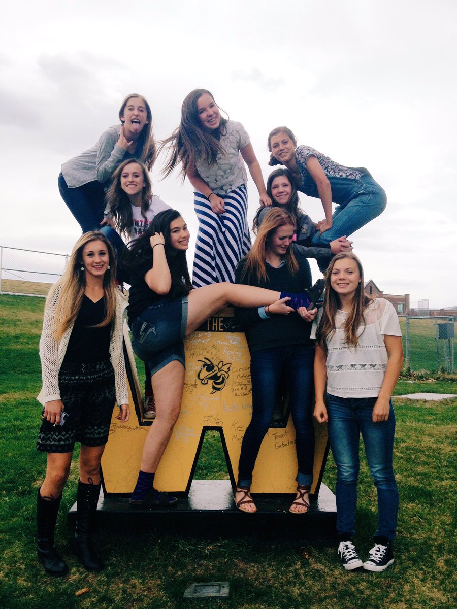 _oliviasnow's tweet photo. Long live all the memories we made :') ha ha https://t.co/PJ8SQ4E275