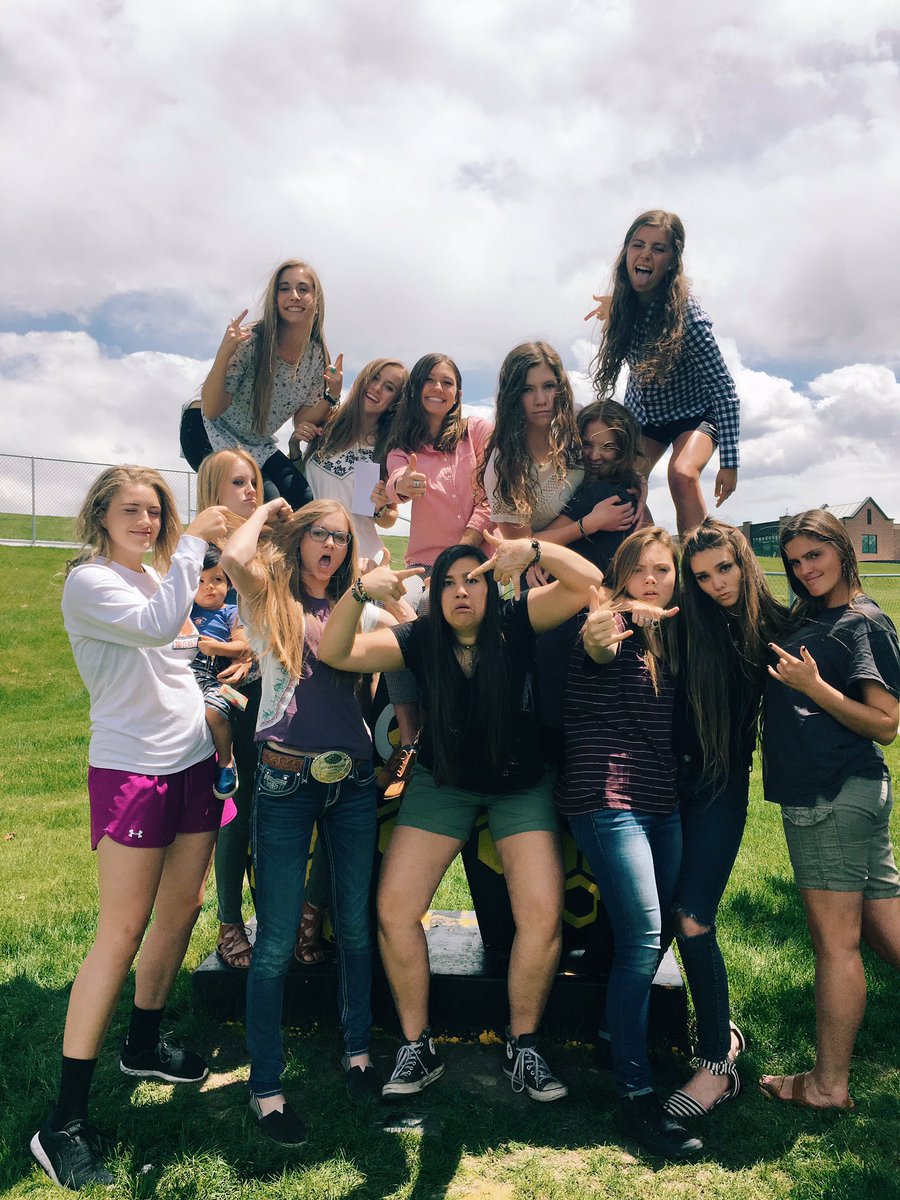 _oliviasnow's tweet photo. Long live all the memories we made :') ha ha https://t.co/PJ8SQ4E275