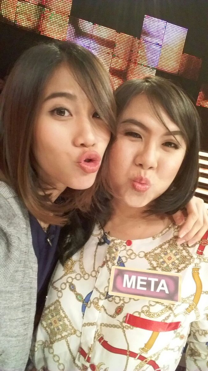 mettasuliani's tweet photo. Sisterhood ^_^ akhirnya syuting bareng lagi 😃 https://t.co/FY2TmJq0r4