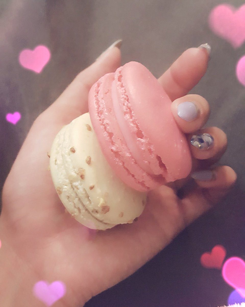 mai__chu's tweet photo. Rose and hazelnut. #Macarons #BonEpi https://t.co/eVMk9zxpyq