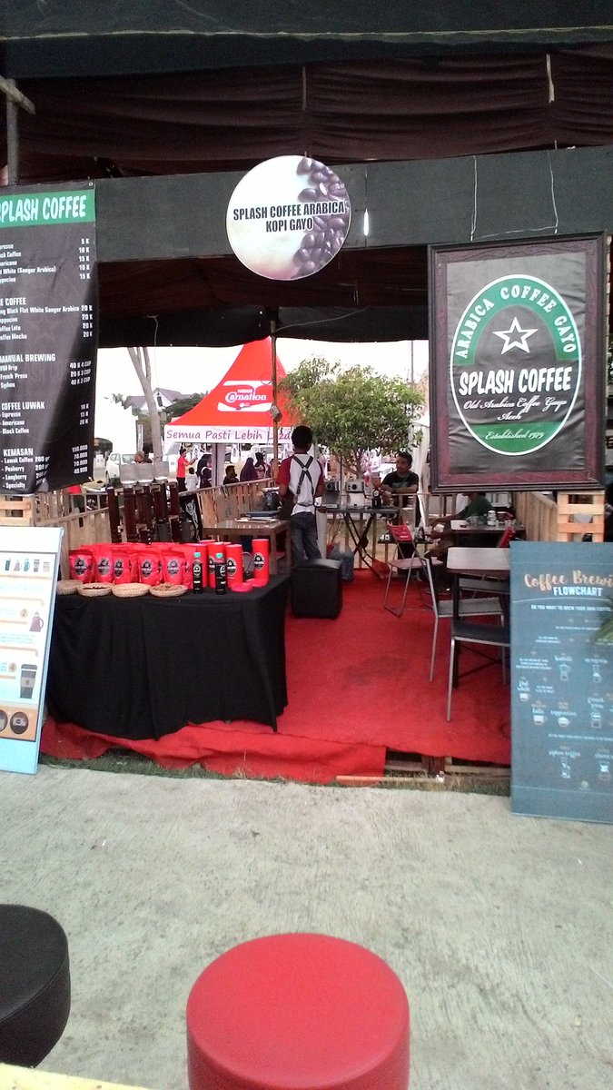 YuhandiD's tweet photo. Coffee festival internasional
Cold browe kopi lamy dingin dan bikin semangat https://t.co/9ixT0WBYPi
