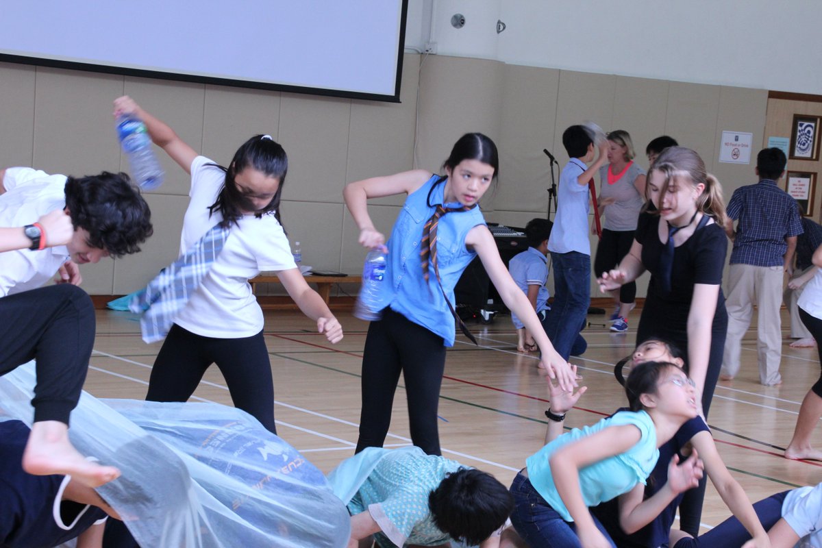cheung_ann's tweet photo. #Year8ServiceDay Environmental awareness through performing arts #wis_hk https://t.co/W52AvyPJ92