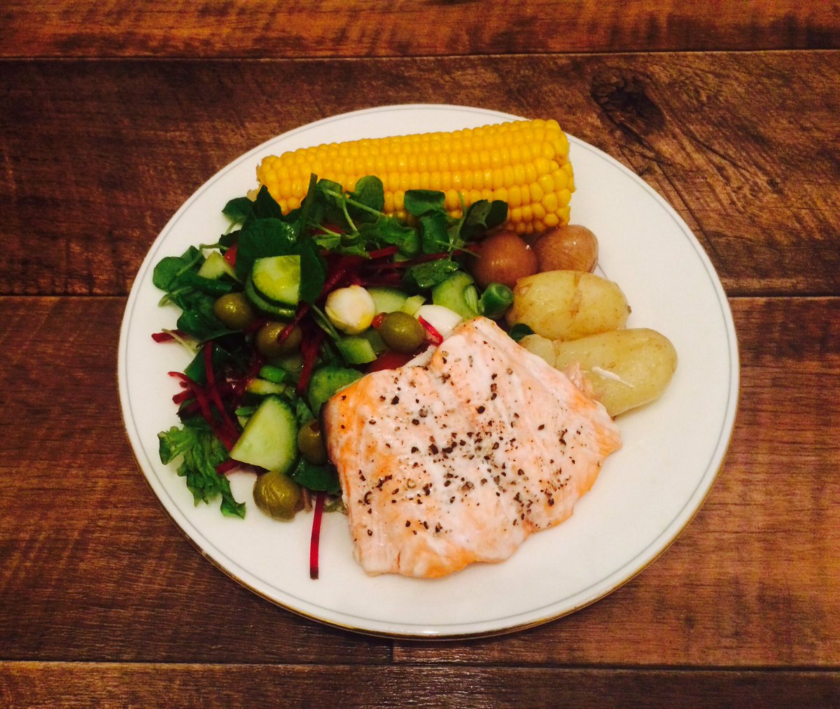 HeartyHogRoasts's tweet photo. Got #vegetarians at your #HeartyHogRoasts ? We tailor our menu to meet you and your guests dietary requirements! https://t.co/7XqaAK86K0