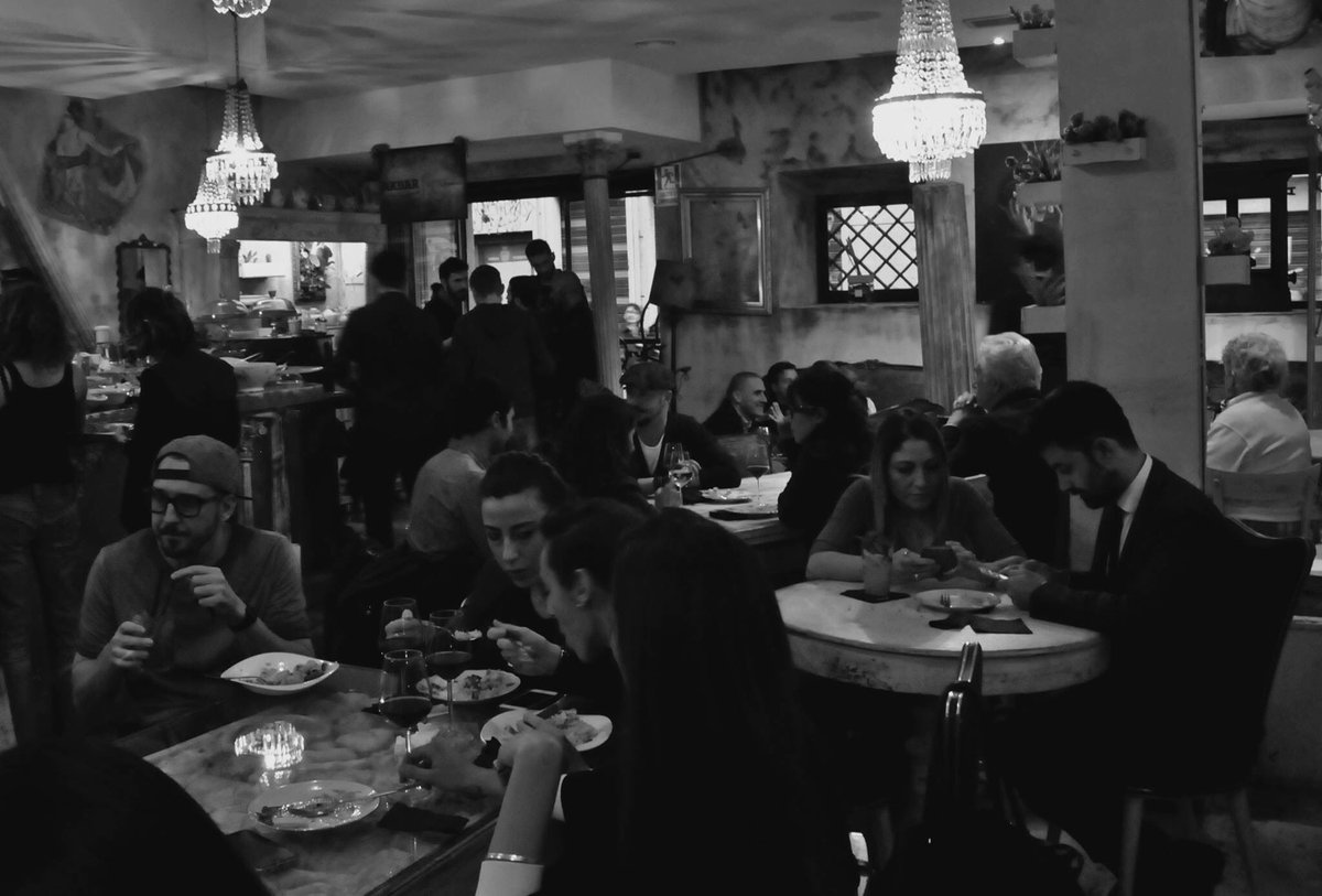 akbarweb's tweet image. SIAMO DI NUOVO APERTI e presto anche la CUCINA con tante novità.
Per prenotazioni: +39 065800681
Vi aspettiamo🛎🍴🎉