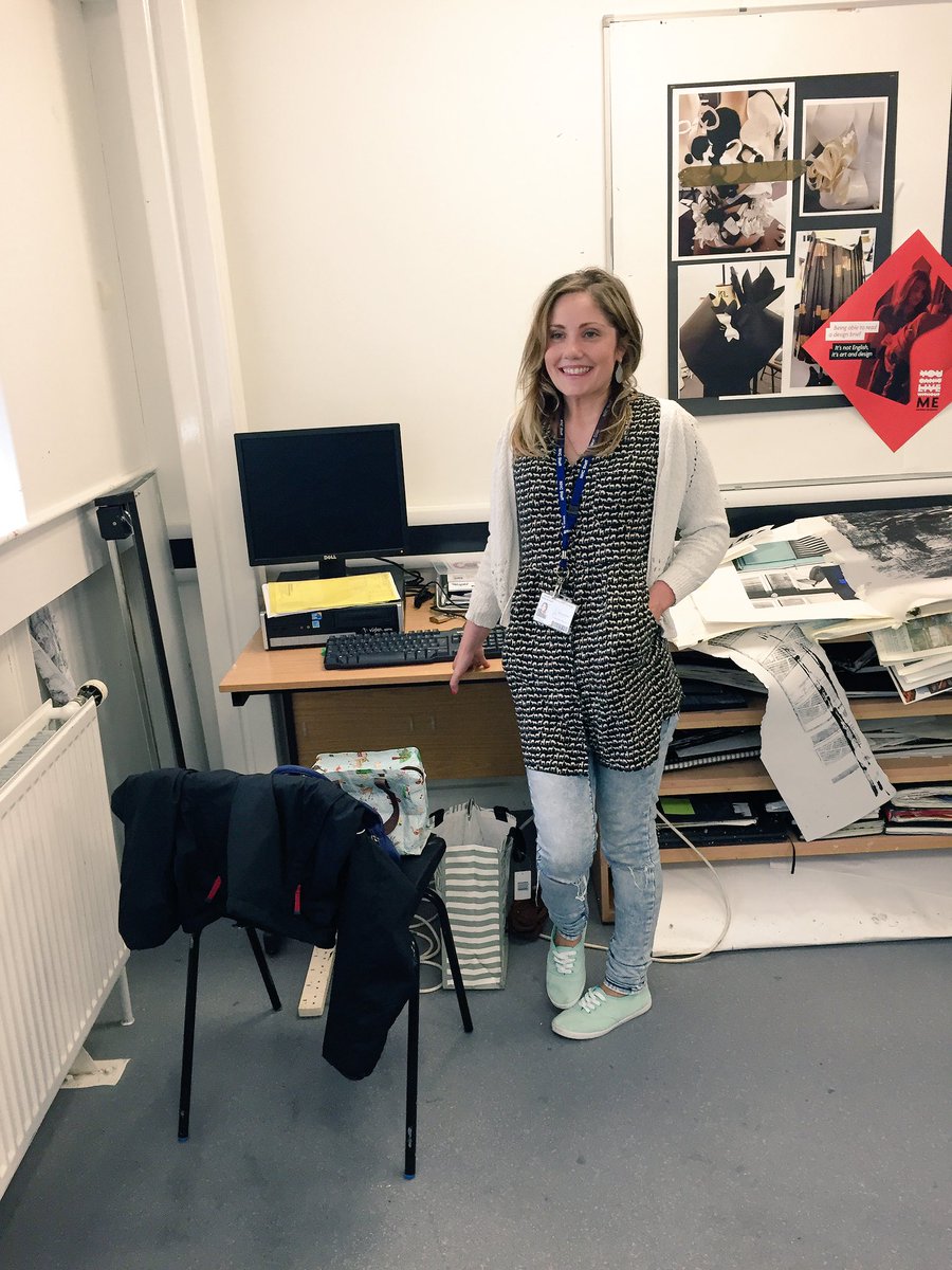 sarahgraham_art's tweet photo. My sister, Elaine Graham, at her work ;) #NHCollege https://t.co/G1WEaVghdx