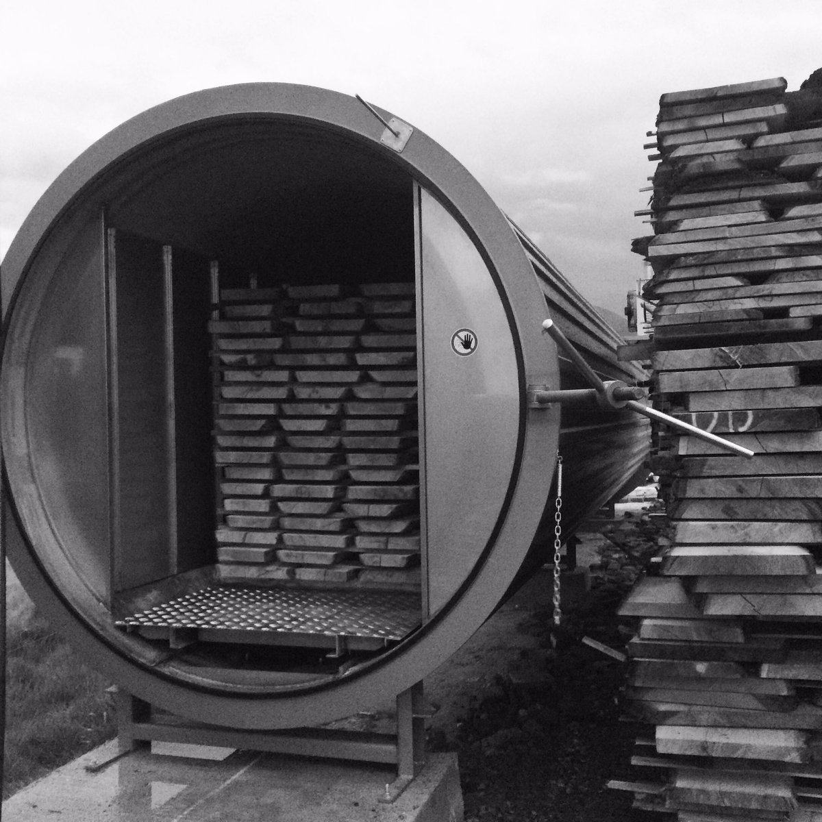 KilnDriedWood's tweet photo. V Kiln Drying Services - Sussex https://t.co/gmcQXjUyPE info@timberdeal.co.uk #wooddry #kiln #timberdrying #woodkiln https://t.co/5YNOV8mzFy