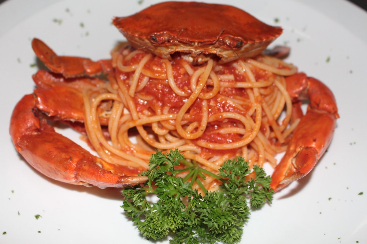 Our one of the best selling menu! Spaghetti with whole fresh crab &amp; tomato sauce.