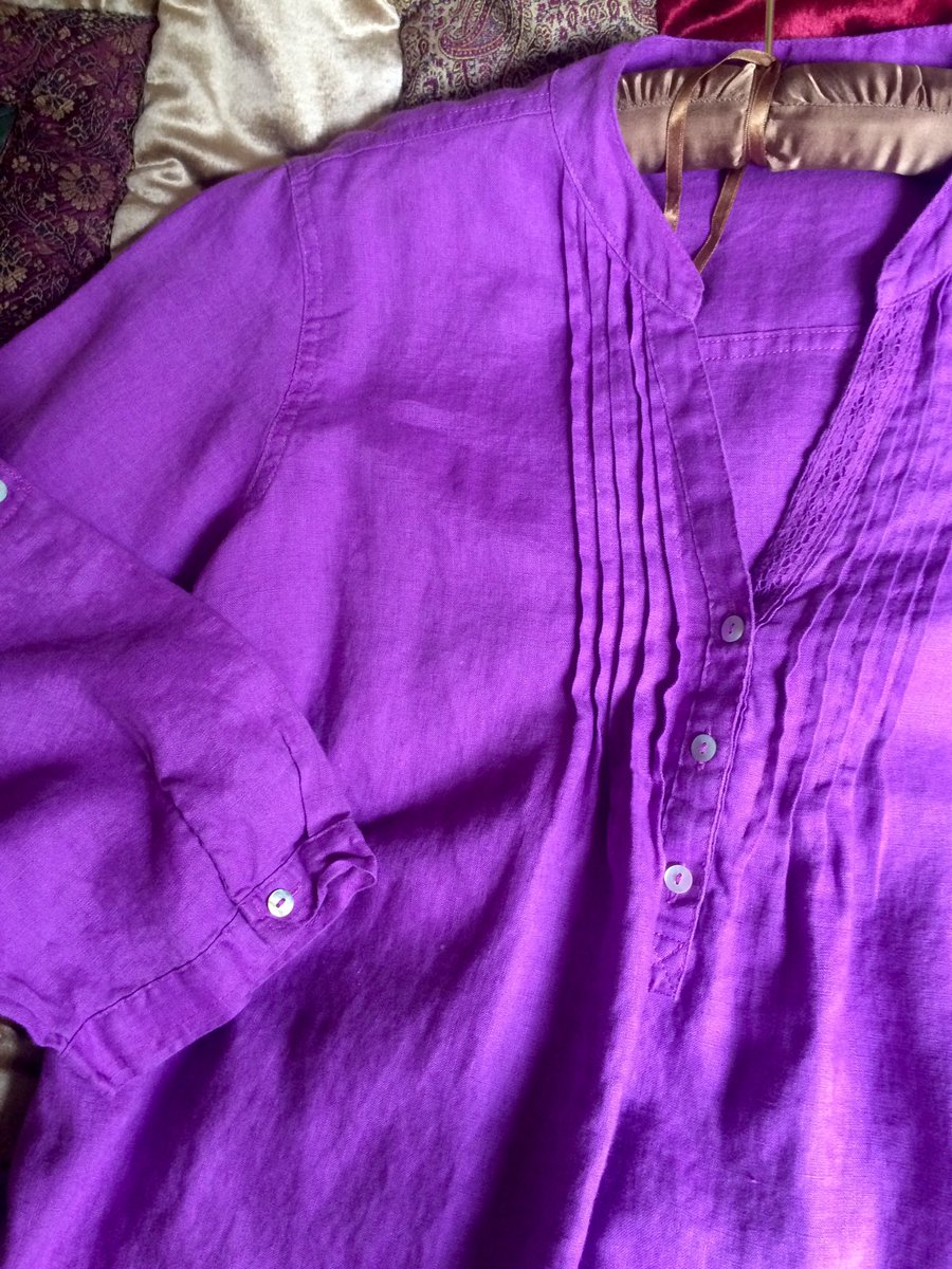 RubyTuesdayAnna's tweet image. We are rocking the #LinenLook @RubyTuesdayAnna #LadiesShirt   #MarksandSpencer #size18 
ebay.co.uk/itm/1821441713…