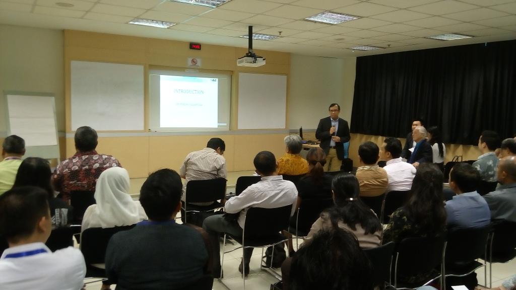 bbs_binus's tweet image. (8) Our Executive Dean Firdaus Alamsjah opens the session. #BBSevent