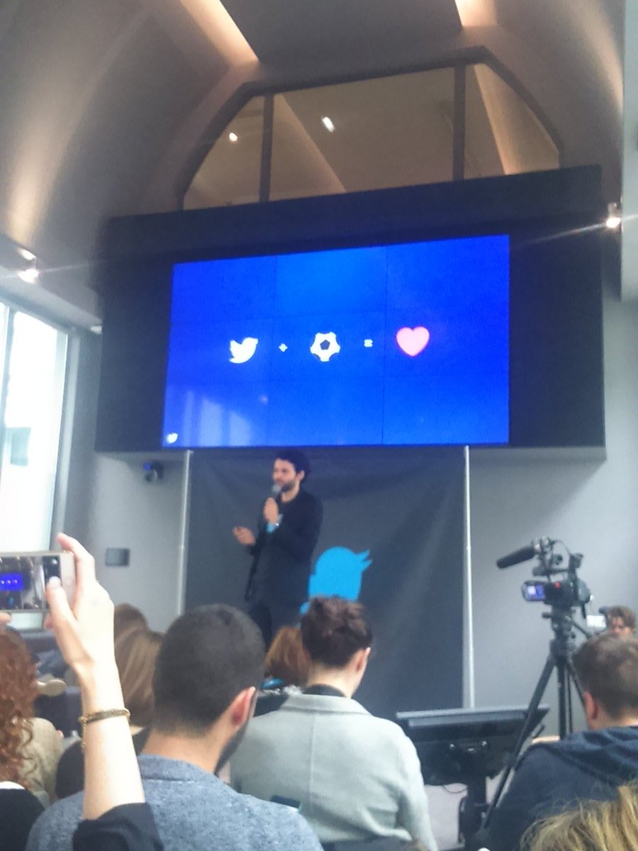 Se préparer à #EURO2016 avec Twitter <a href="/julienalart/">Julien Alart</a> #TweetAndToast