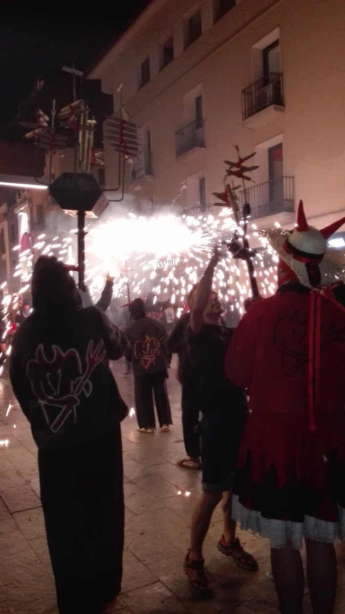 Dissabte passat a #Granollers  veient a la gent de @DiablesGranolle  <a href="/diablescongres/">Congregació Congrés</a>, Sa pedrera i <a href="/DiablesLaSalut/">Diables la Salut</a>