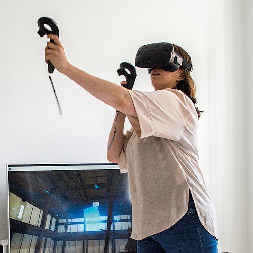 GeekGirlMeetup's tweet photo. Bli mind-blown av Virtual Reality på #GGM16! @MyKlint på plats söndagen på #BettertogetHer! https://t.co/11sxUAngOu https://t.co/plAsjhHT0r