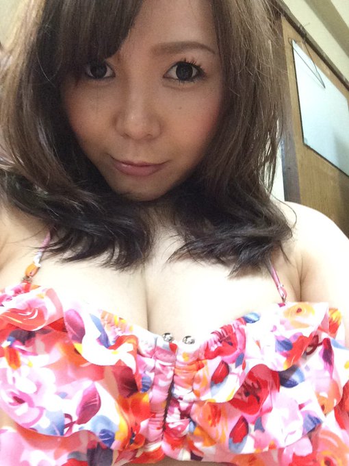 水着もキツイww https://t.co/CqiqAiX67M