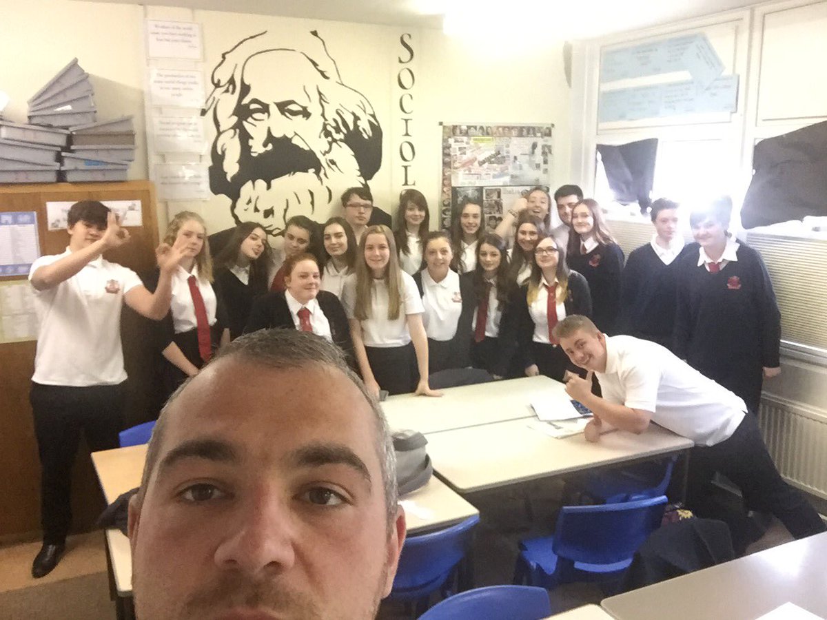 Me and the year 11 sociology group. #BestClassEver #WontSharePizzaTho 🙈