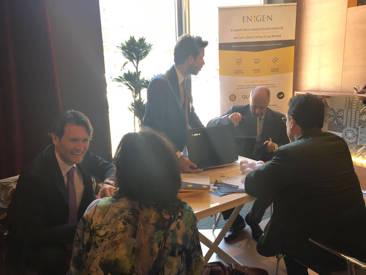 EnigenItalia's tweet photo. Speed date time! #OsservatorioCRM https://t.co/POml06mHwM