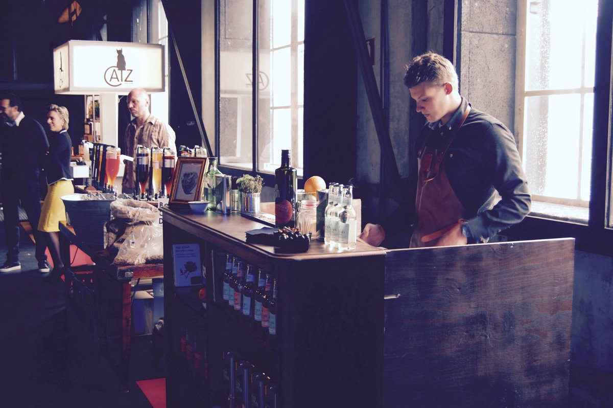 Let's get ready for day two of the <a href="/PerfectServeBar/">PerfectServe Barshow</a> - be sure to stop by and see us! #genever