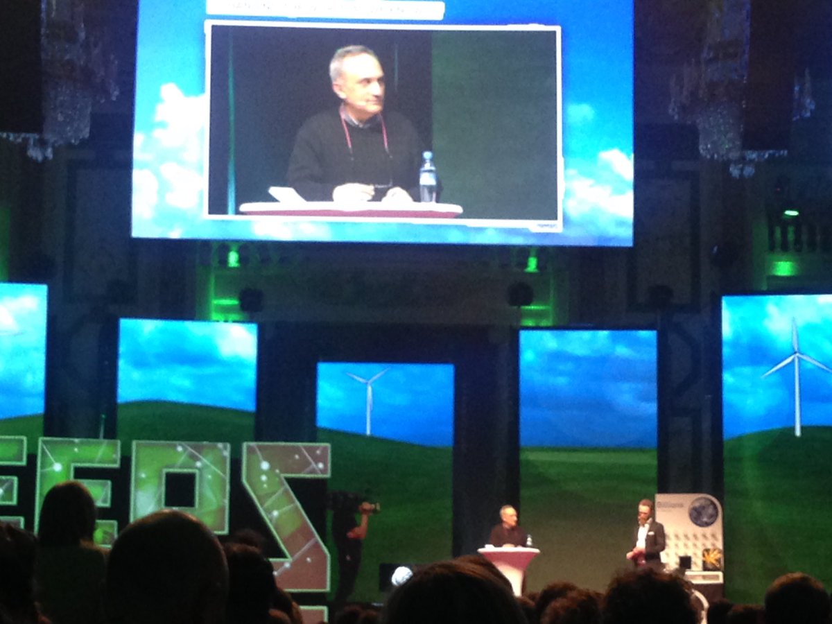 rituparna02's tweet photo. Listening to @Manoj_Bhargava at @Pioneers fest. Mind boggling experience. #ChangeTheWorld https://t.co/hYktWQ6O22