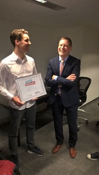 UNIZOvzw's tweet photo. Proficiat Lothar De Keyne v SkiLi en AléGO als kersvers Student-Ondernemer vh Jaar! https://t.co/mzs5lOWPi7