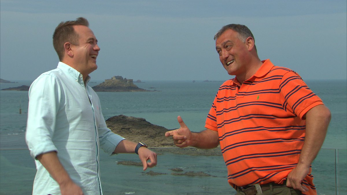 sgorio's tweet photo. A Welsh football fans’ guide to France ahead of the #EURO2016, Ar y Ffordd i’r Ffwti yn Ffrainc, Monday at 9:30 @S4C https://t.co/5VUCUrin2e