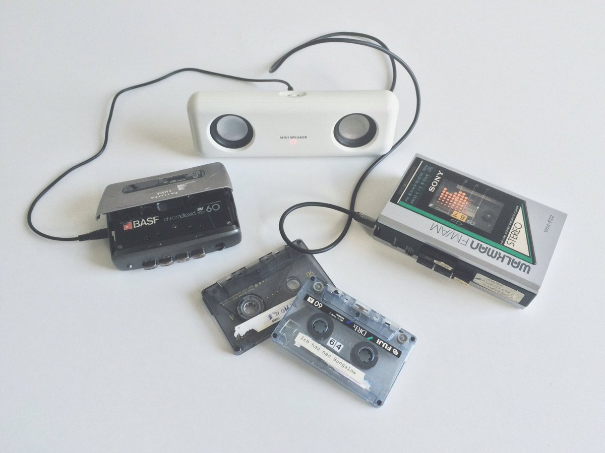 dmnkmxnr's tweet image. @AlexRoidl and I have some fun with looped tapes. #tapehack #DIY #soundstudy #IxD