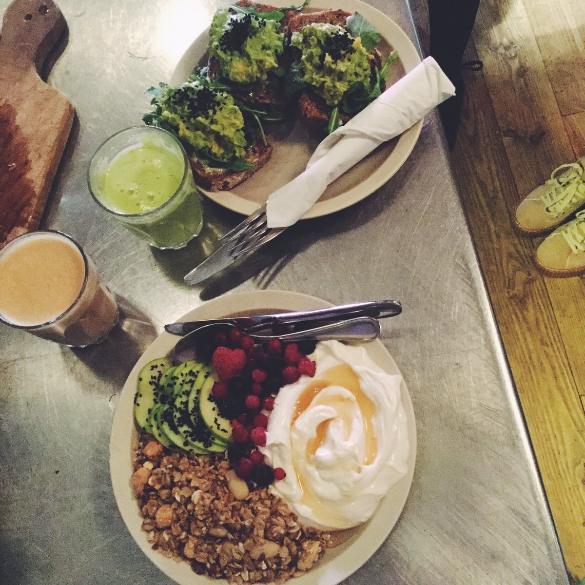 northteapower's tweet image. Brunch for 2 : avocado on toast with a ginger shot, yoghurt &amp;amp; granola with fresh fruit and a bonsoy flat white 😎🌴