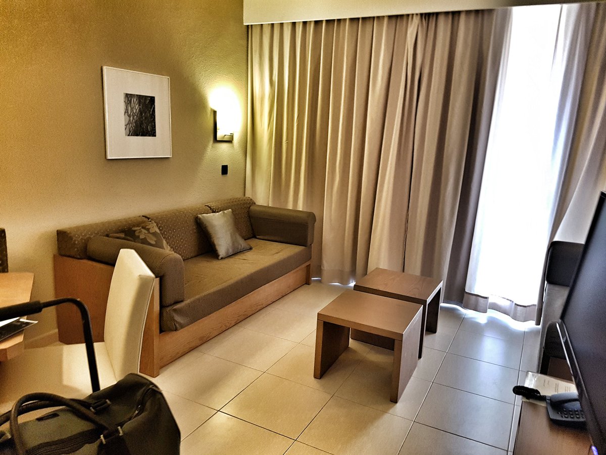 jwhutchinson1's tweet photo. How lush is this room 👍👌 @FirstChoiceUK #OnlyOlly #HVMajorca https://t.co/VQ1o4DJrbX