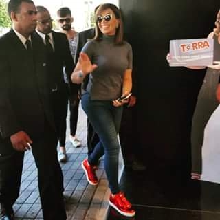 boteco_dos's tweet photo. Regram @lojas_torratorraEla Chegou!!! A @SolAlmeidaa já esta em nossa loja em Recife para uma manhã de autógrafo! https://t.co/TDa9Xkz0A6