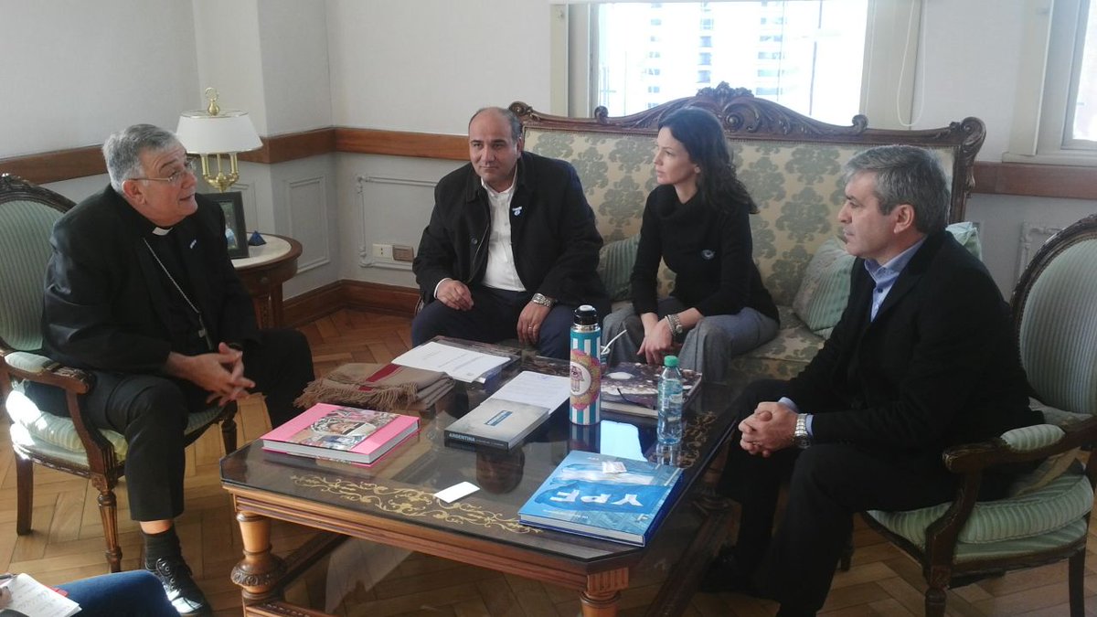 JCanoOK's tweet photo. Con @CaroStanley, recibimos a @JuanManzurOK y al arzobispo Zecca. Nación dará todo su apoyo al Congreso Eucarístico https://t.co/vytfi4335n