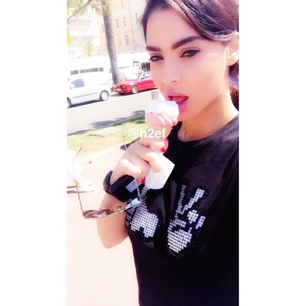 kareenRramirez's tweet photo. Amar so beautiful 😍🍡🍦
'
'
#قمر_اللبنانيه #فانز_قمر #فانز_الانمي #قمر
#amarfans #singeramar #singeramarfans #amarfa… https://t.co/nBOchVpWnf
