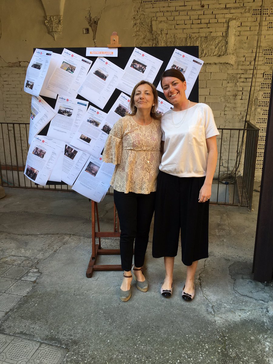agnesedoria's tweet photo. @ArenadelSole preparativi per premiazione teatro in classe https://t.co/kSZR5WB9NV