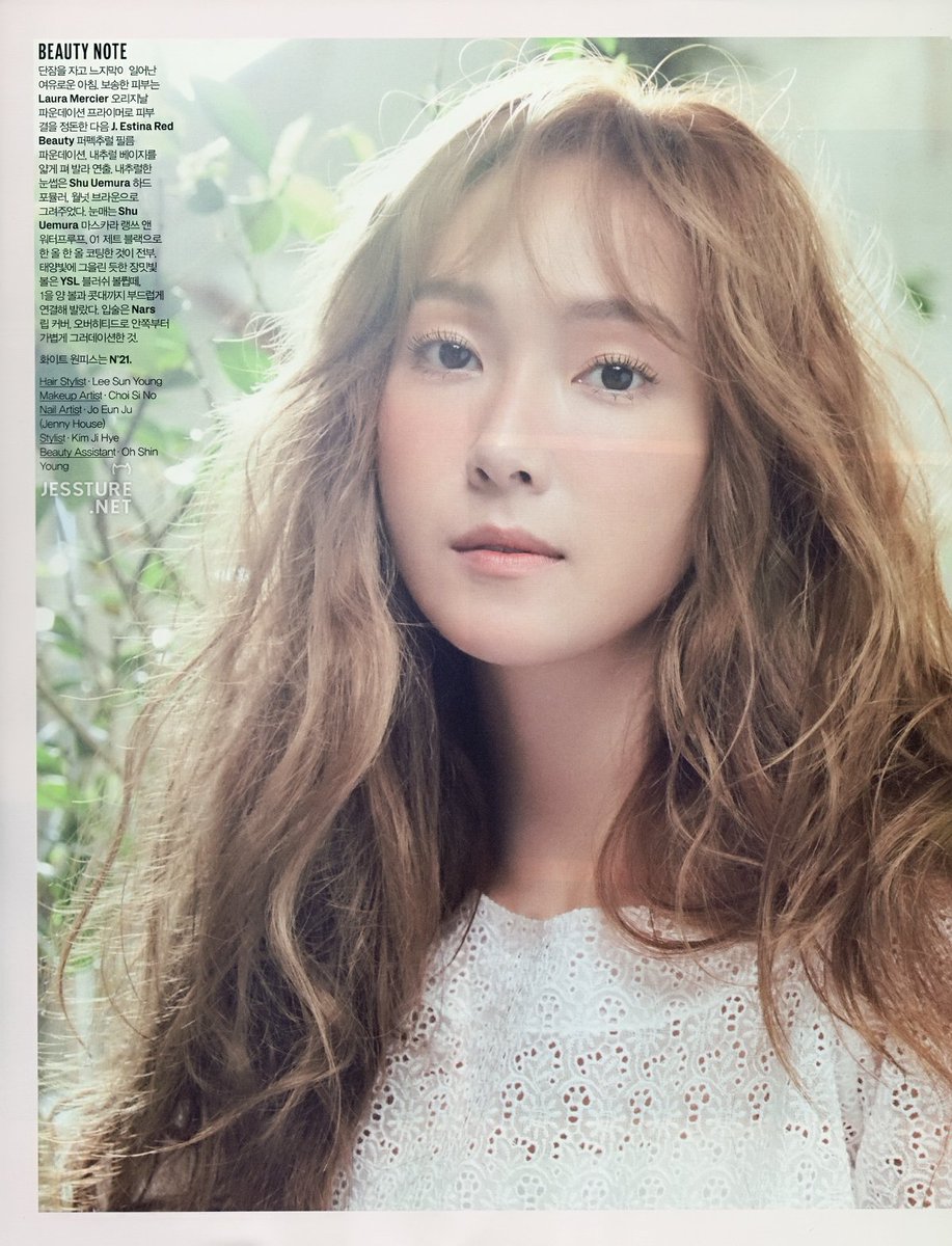jessture_net's tweet photo. 2016 엘르 6월호 SUMMER BREEZEV 스캔 https://t.co/6uJdtEr2Dn https://t.co/MO6ncwxWmC https://t.co/b8gTUeKrN1 https://t.co/8OTck0iwPB