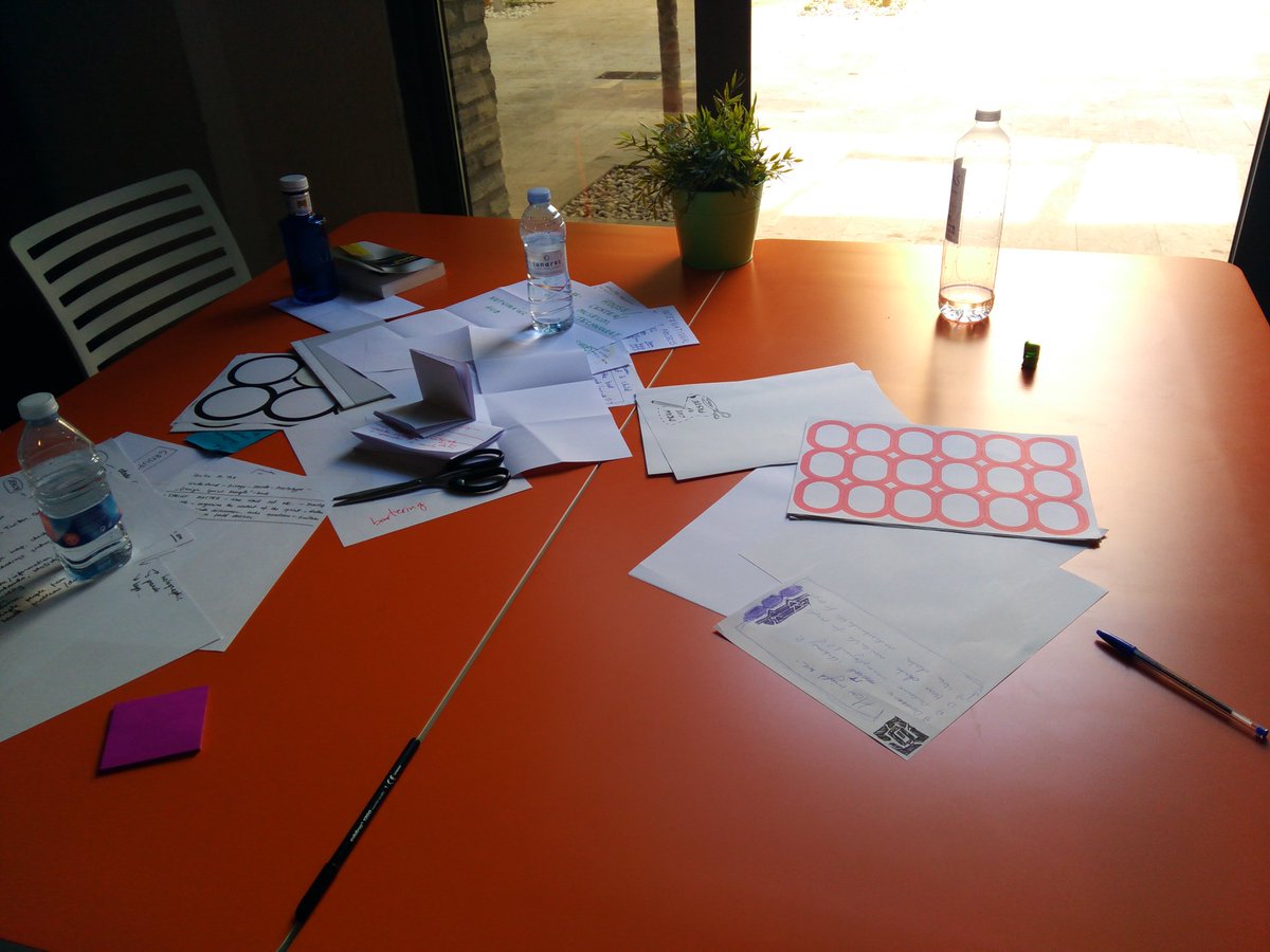 vlciconnect's tweet photo. Surgen las primeras #ideas de #ProjectYoungFish después del taller #ManualThinking y #Brainstorming de @CeciliaMTham https://t.co/a9TOgl3qaY