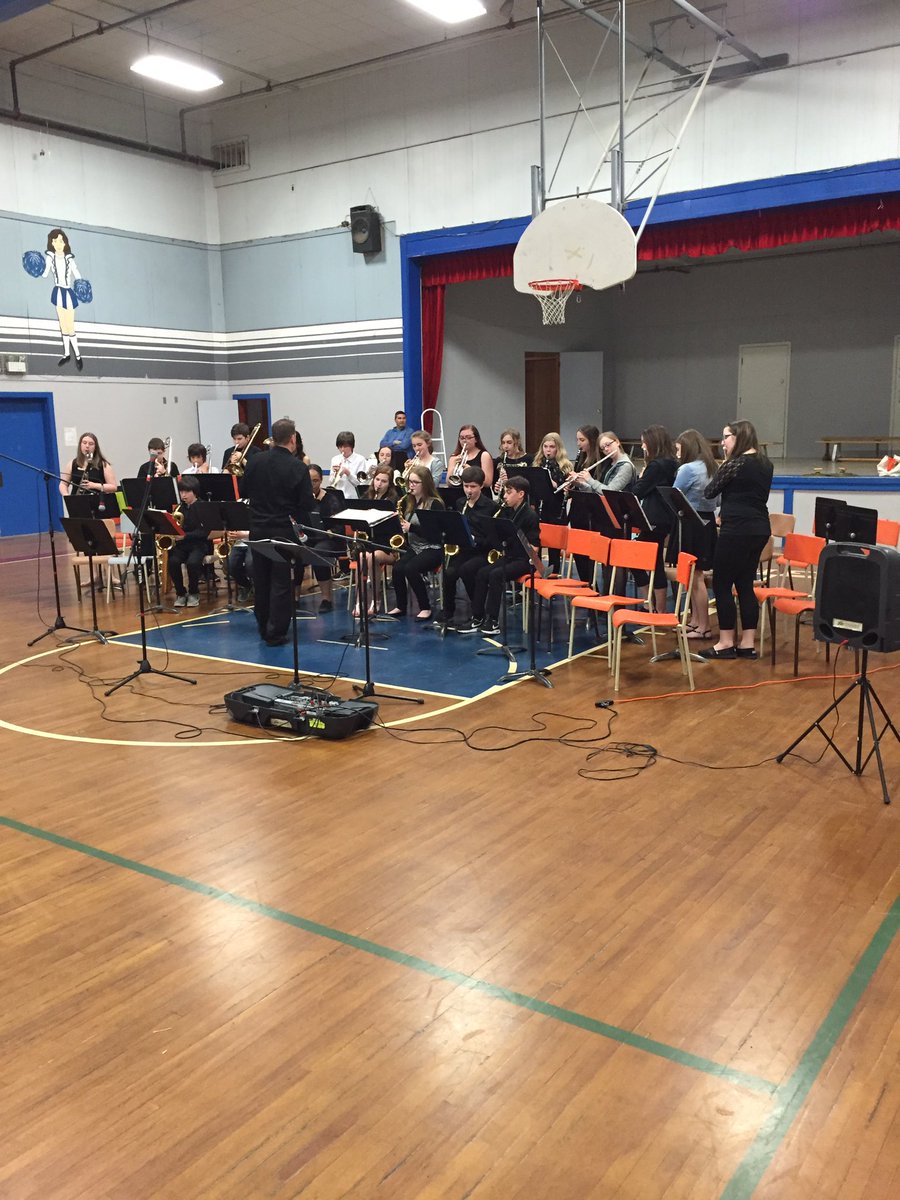 MtCElementary's tweet photo. Special thanks to the BEC Band! Great show! Students loved it. Great talents. @CBVRSB https://t.co/JxHOkgLW3Z