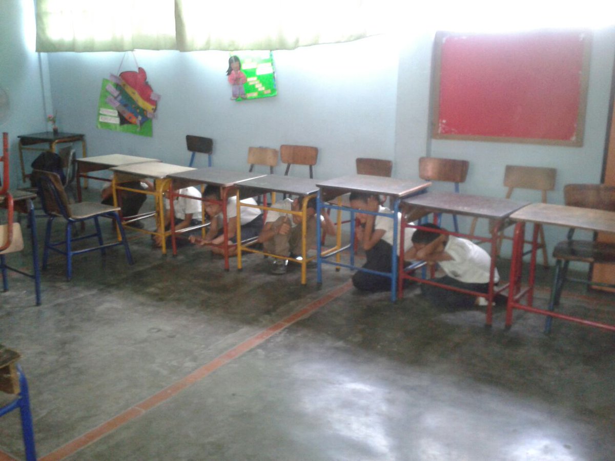 am_ciros's tweet photo. Autoprotección en los Guayos con la Instructora Dorelis y José del @CEFOSIEM1 @VGRPC @AmeliachPSUV @salasecretaria https://t.co/BKq0Z2LJ7K