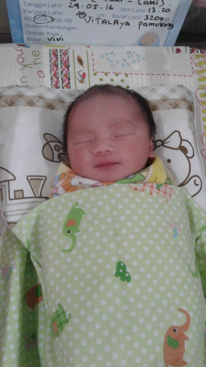 chea_f's tweet photo. Anugrah terindah yg saya punya, trima kasih ya Allah, smoga kmu menjadi anak sholeh dan berguna bagi agamamu @agu https://t.co/IJdjYeQUbh