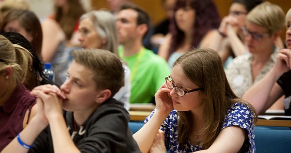 CarersTrust's tweet photo. It's time for a #YACBox - A @ucas_online ☑ for Young Adult Carers. Sign the petition https://t.co/j3ly7xkTez https://t.co/bjdSGqixdU