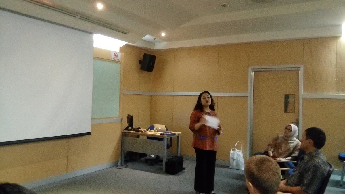 bbs_binus's tweet image. (3) Our Lecture Mrs. Pantri just delivered her opening remarks at this workshop session #BBSevent