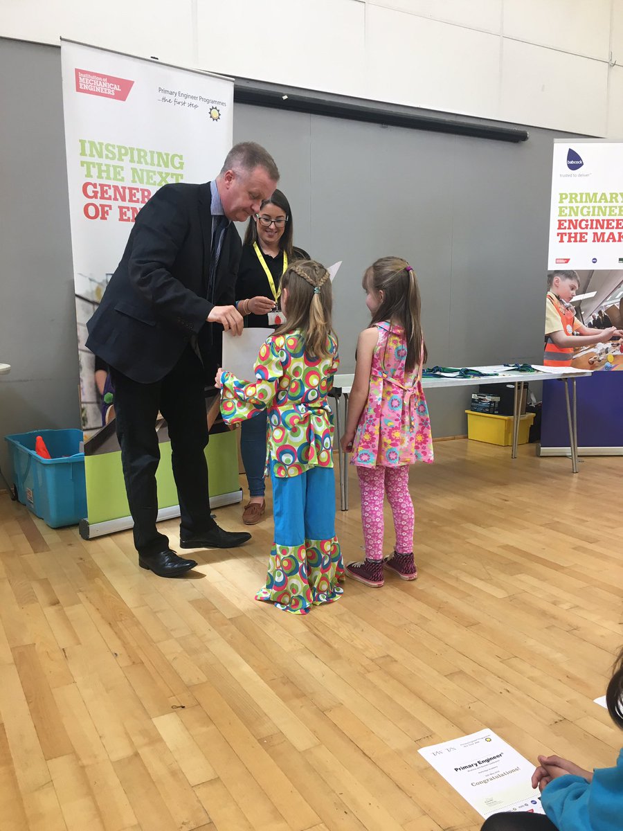 y4_willow_class's tweet photo. Well done to @holling1 for winning the apprentice level 2 #CelebrationEvent #ApprenticeLevel https://t.co/Kr6jg1qFMO