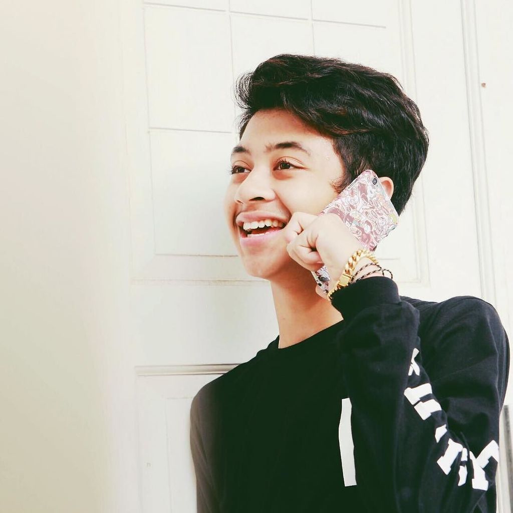 InstaArtis's tweet photo. #BastianSteel: custom case dari @mol_store !! Keren banget bahannya premium dan gambarnya fullprint!! .
Handled by … https://t.co/yT4NfgllM7