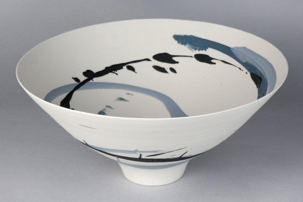 LondonPotters's tweet photo. LP's @AliTomlin #porcelain  available 9-19 Jun during @Surrey_Artists open studios @OpenStudioComms #Farnham https://t.co/y5KEZz2JLX