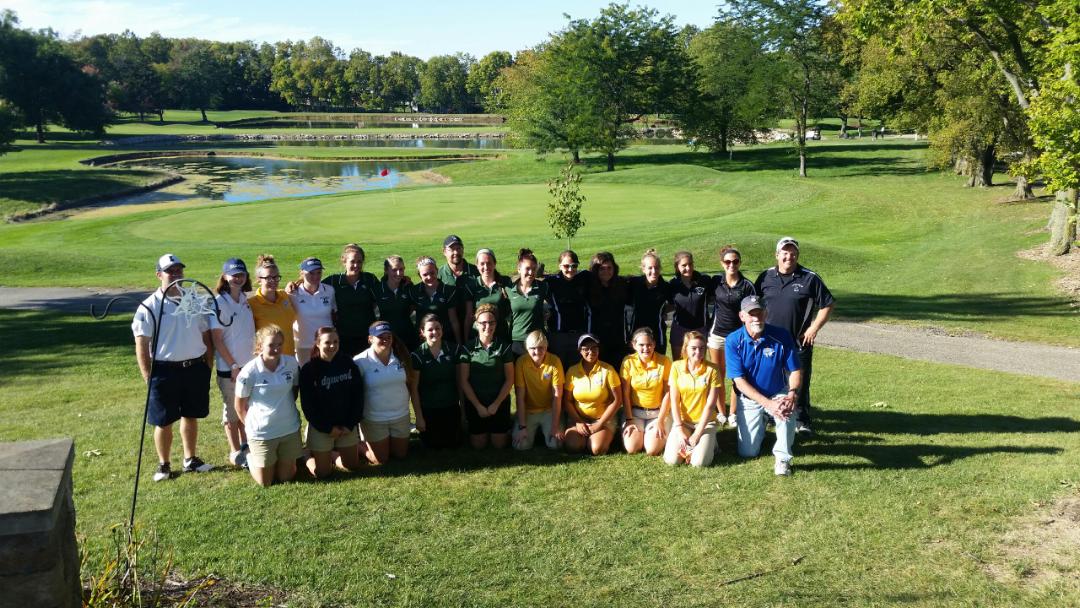 Chitwoo116's tweet photo. A year ago today we lost a great man and unforgettable coach. I thank all the people that supported us. #flyhighbob https://t.co/SORqGz50V4
