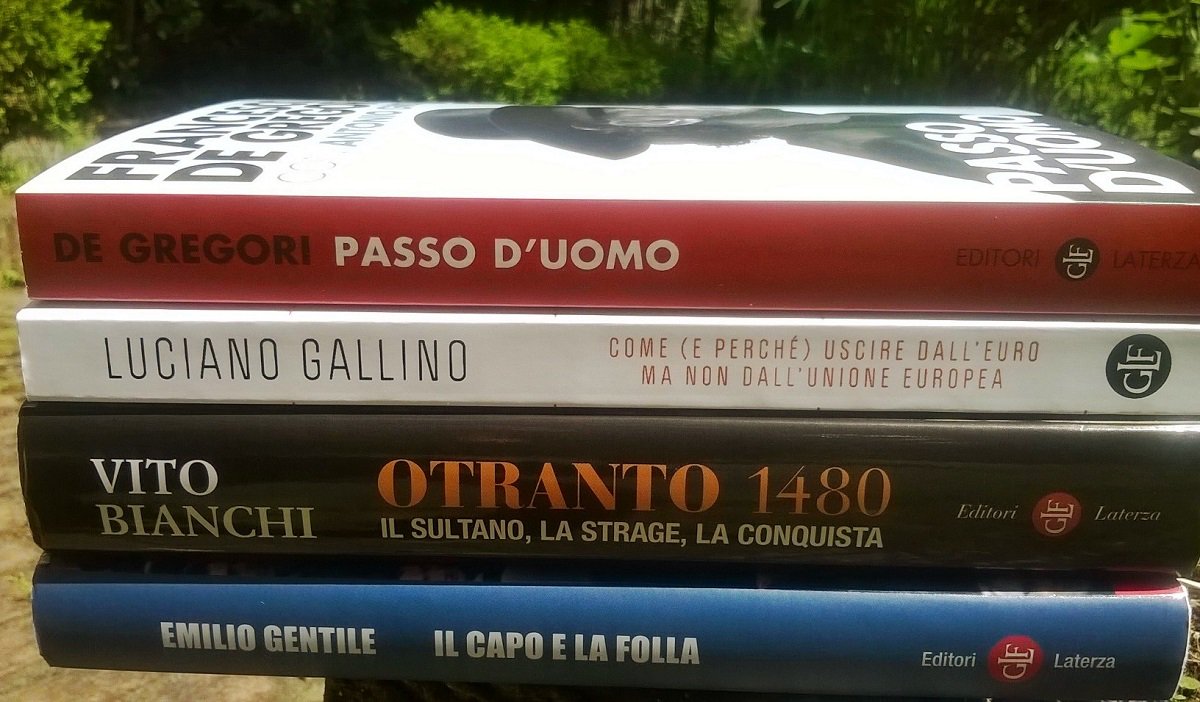 editorilaterza's tweet photo. Le prime posizioni della #toptenlibri di questa settimana: #passoduomo ancora in testa! https://t.co/j62rLsDSQE https://t.co/u9rsWbjqEE