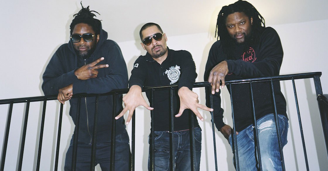 Noisey_FR's tweet photo. 3x plus efficaces : 2 Bal 2 Neg' reviennent sur scène https://t.co/AxWgujavkK https://t.co/IZsWKYF8No