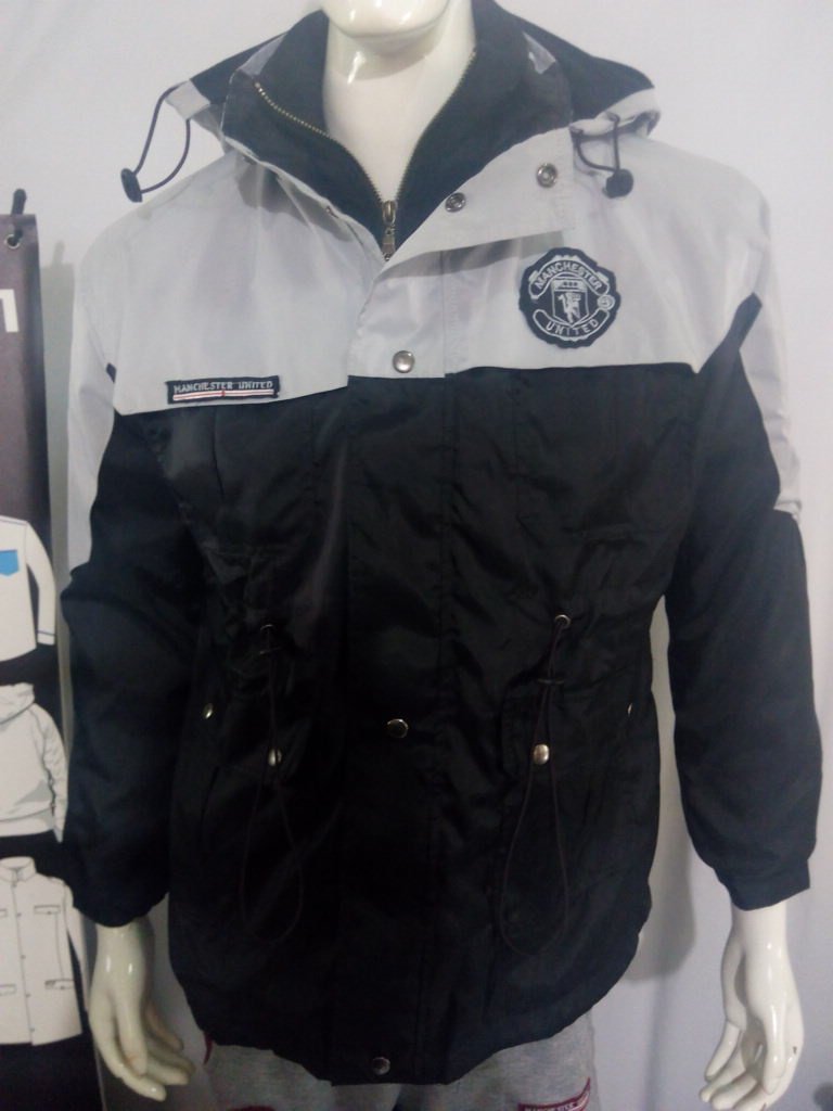 LyaOctaManUtd's tweet photo. Jaket parka taktis #MUFC #GGMU  ready stock M L XL XXL.lgsg order 
BBM 5F39D9FD.WA :0895345974582 https://t.co/ubLc2oA1np