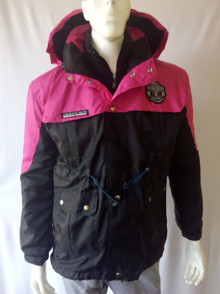 LyaOctaManUtd's tweet photo. Jaket parka taktis #MUFC #GGMU  ready stock M L XL XXL.lgsg order 
BBM 5F39D9FD.WA :0895345974582 https://t.co/ubLc2oA1np
