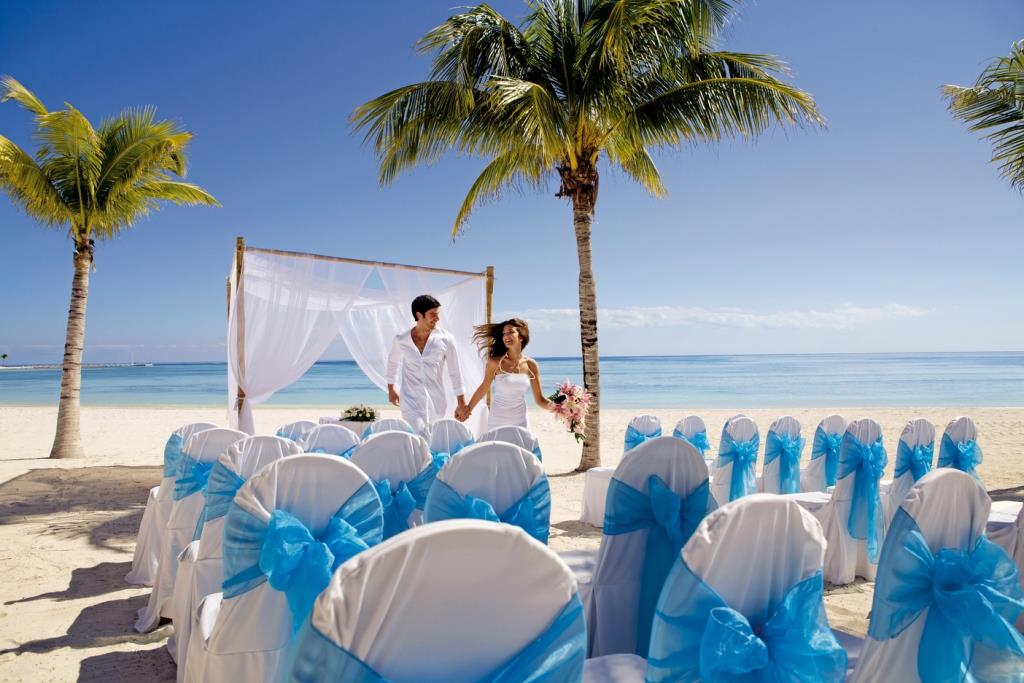 PWAbroad's tweet photo. Join our live #Mexico &amp; #DomRep #Weddings &amp; #Honeymoons #Webinar this Thursday at 6pm https://t.co/41ARn0Inm2 https://t.co/TsBDvJBq5j