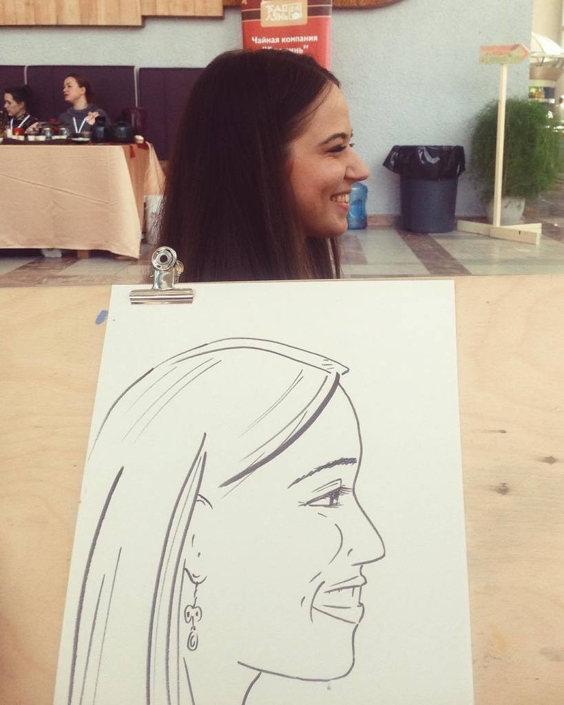 InstaNskAkadem's tweet photo. На днях рисовала быстрые портреты всем желающих на #tedxnovosibirsk
#art #sketch #myart #mywork #sketchbook #leezo… https://t.co/tL9JUBp1gO