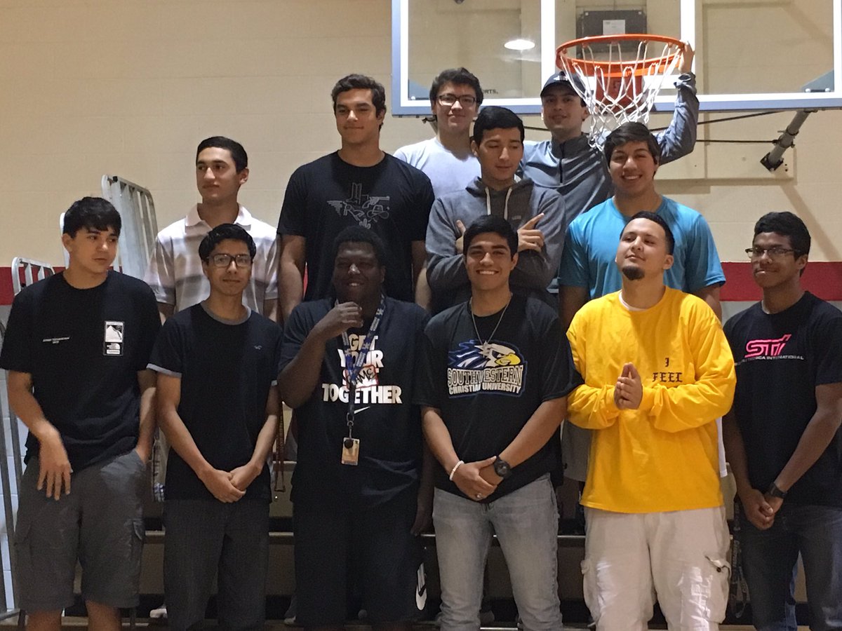 pchristy11's tweet photo. Congrats to Felipe Duran of Christ The King signing to play basketball at Southwestern Christian University!! https://t.co/FgCFqdLJum
