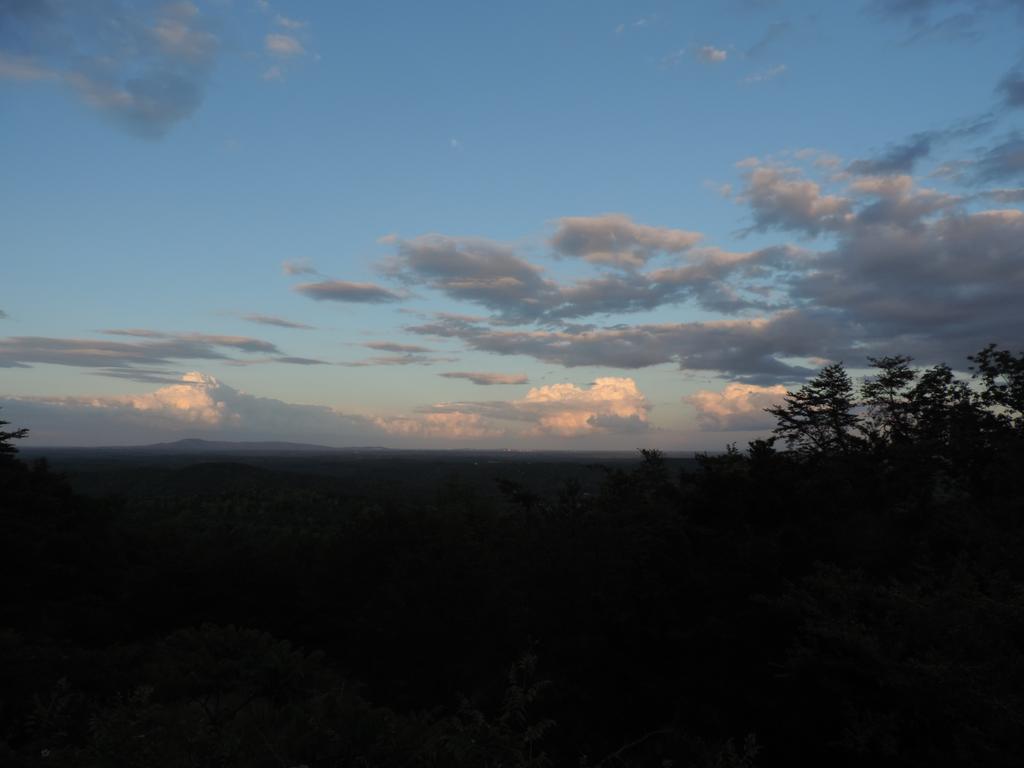 HolsclawMark's tweet photo. Downtown Greenville from 17 miles away.
Glassy Mountain view, from Pickens, S.C. #yeahTHATgreenville #Sunset https://t.co/arQPVdwZfz